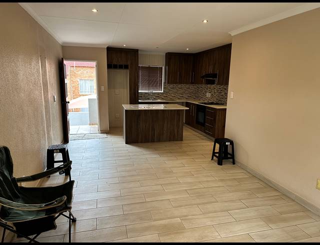 2 BEDROOM TOWNHOUSE FOR SALE IN LIEFDE EN VREDE